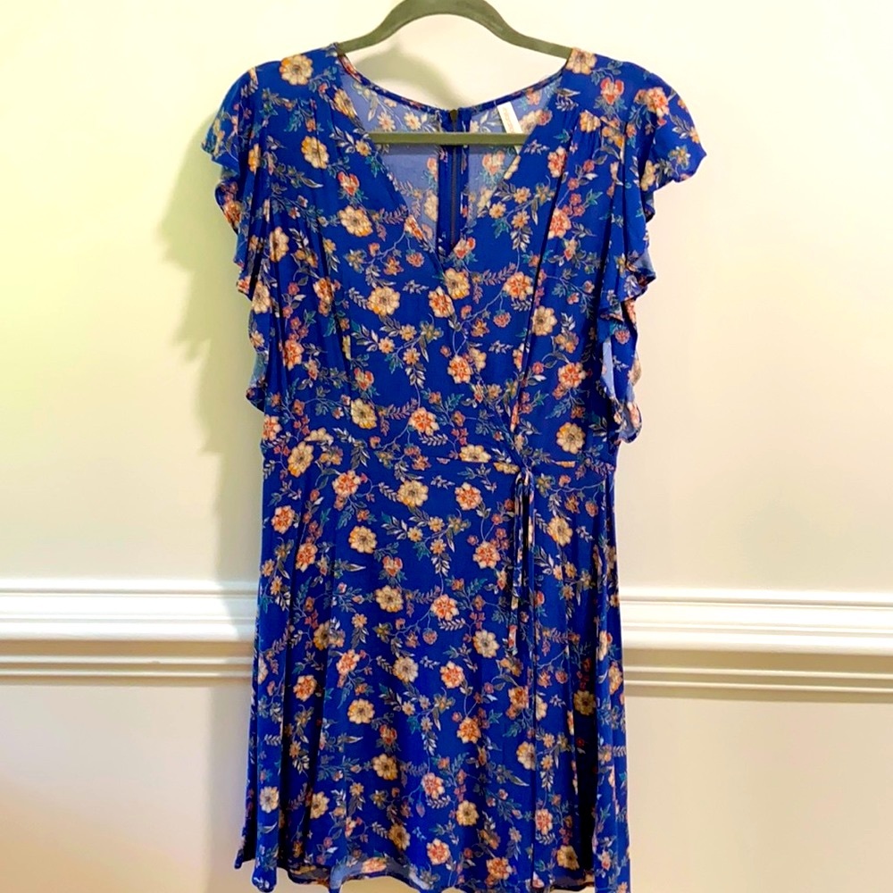 Blue floral wrap dress XS
